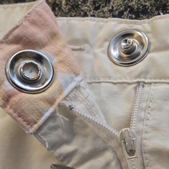 GH Bass & Co Women's 8 Pale Yellow Board Shorts Zip and Snap Closure 4 Pockets - Picture 8 of 15